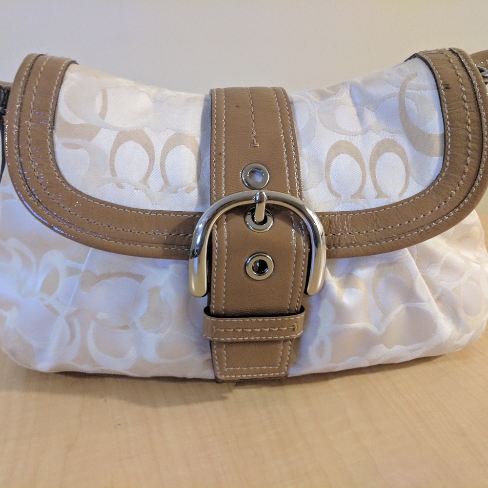 Coach Signature Soho Shoulder Bag F15679